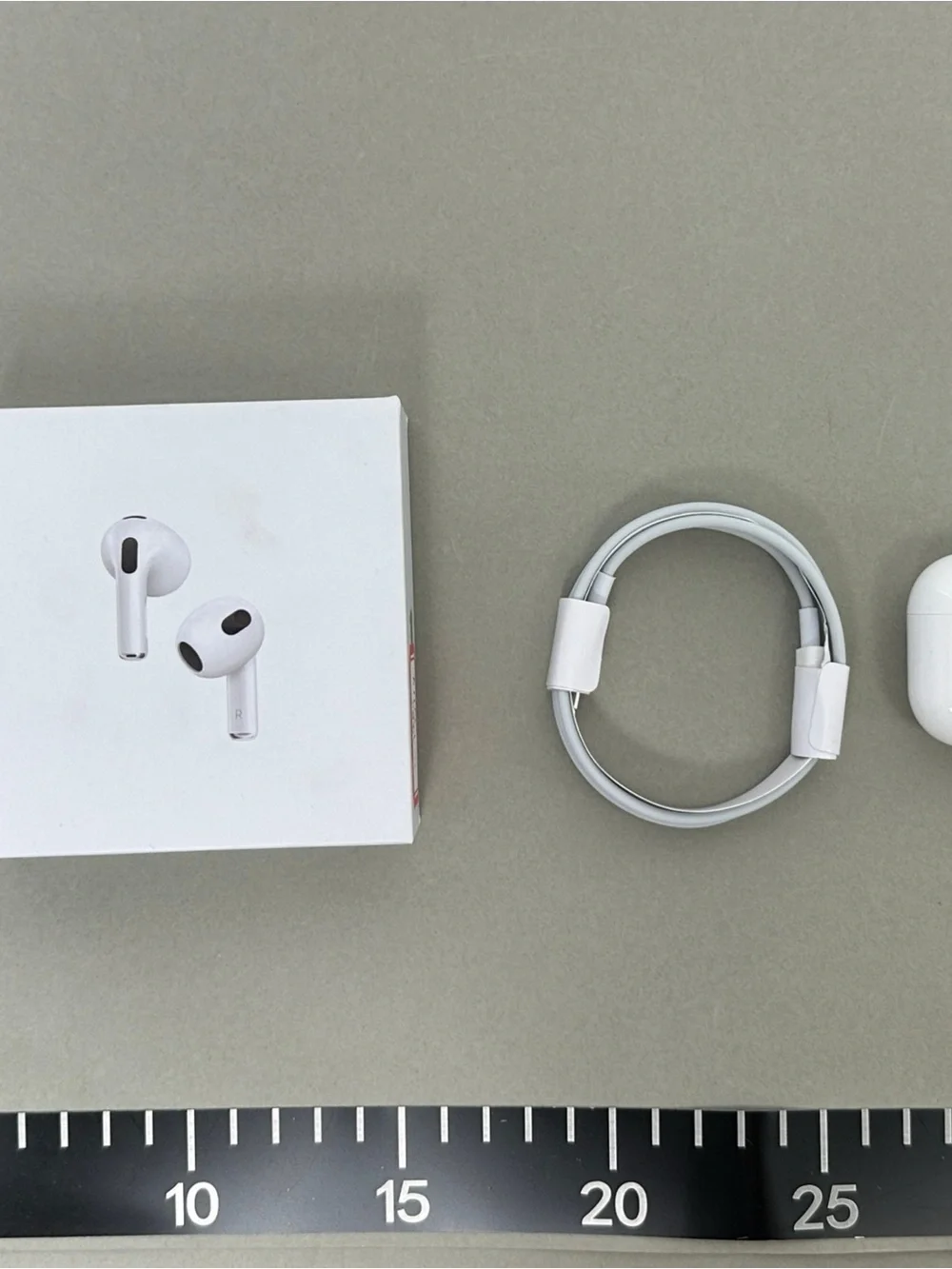 Apple AirPod 4s earbuds